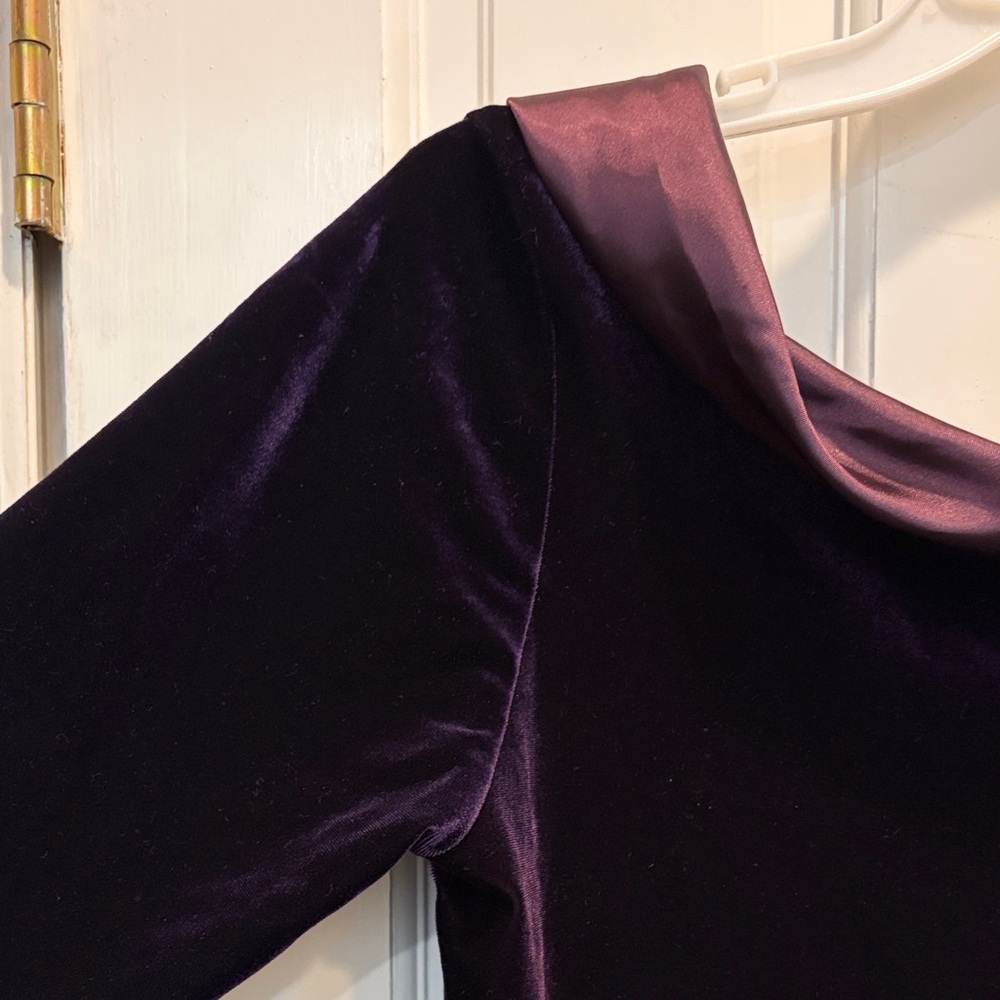 Luxurious Velvet Top in Deep Purple with Satiny Neckline - Picture 3 of 7
